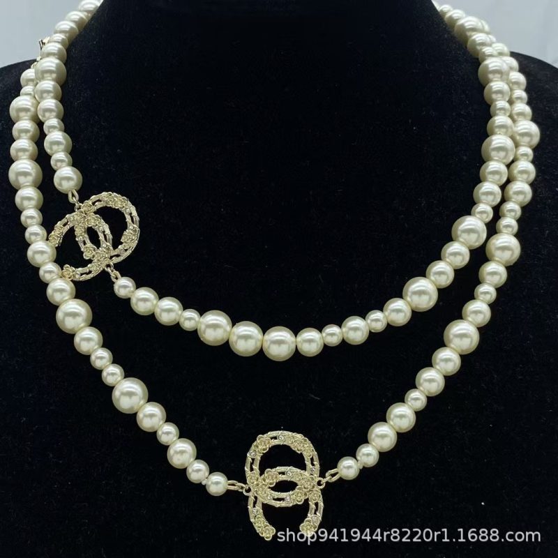 Double Letter Pearl Diamond Sweater Chain, Small Fragrant Temperament Versatile Necklace, High-end Long Necklace Women - Image 9