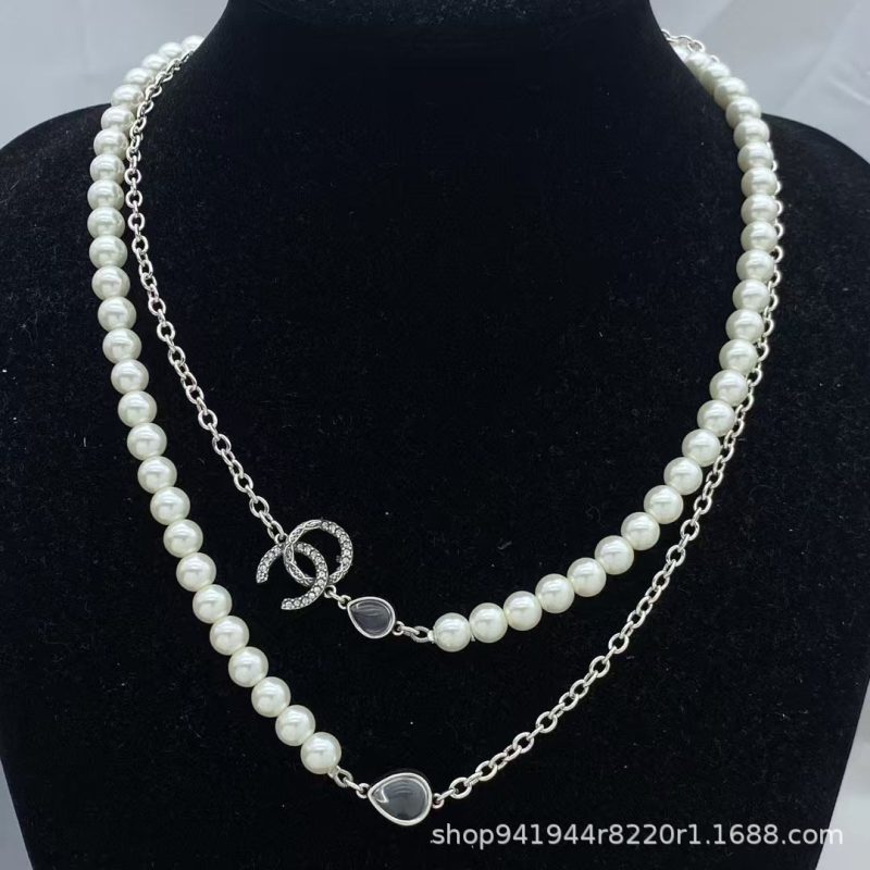 Double Letter Pearl Diamond Sweater Chain, Small Fragrant Temperament Versatile Necklace, High-end Long Necklace Women - Image 10