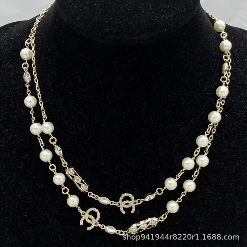 Double Letter Pearl Diamond Sweater Chain, Small Fragrant Temperament Versatile Necklace, High-end Long Necklace Women - Image 11