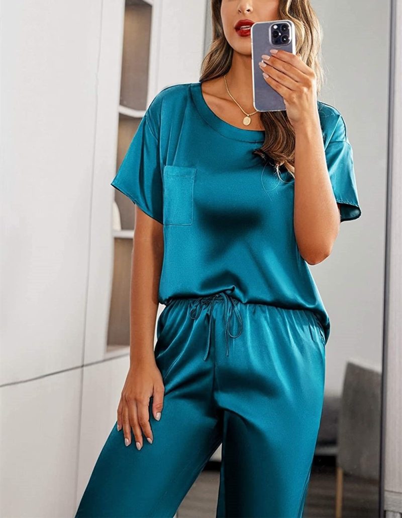 Two piece set of women's solid color satin pajamas and home clothes, short sleeved pants, loose and casual outdoor home clothes - Image 5