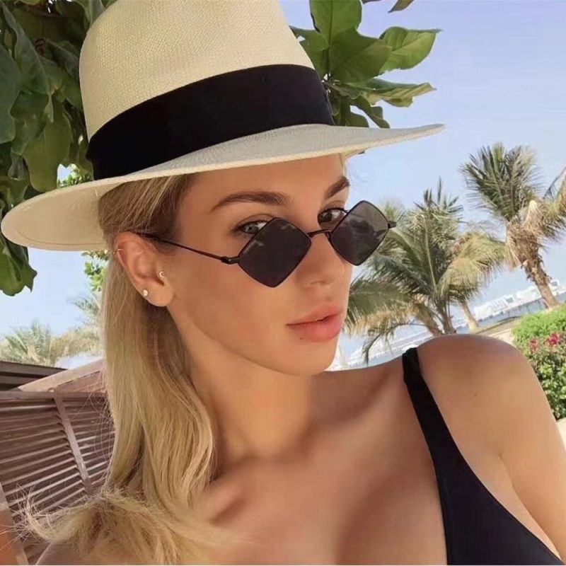 Retro Diamond Shape Sunglasses for Men Women Trendy Metal Small Quadrilateral Frame Shades UV400 Rhombus Ladies Sun Glasses