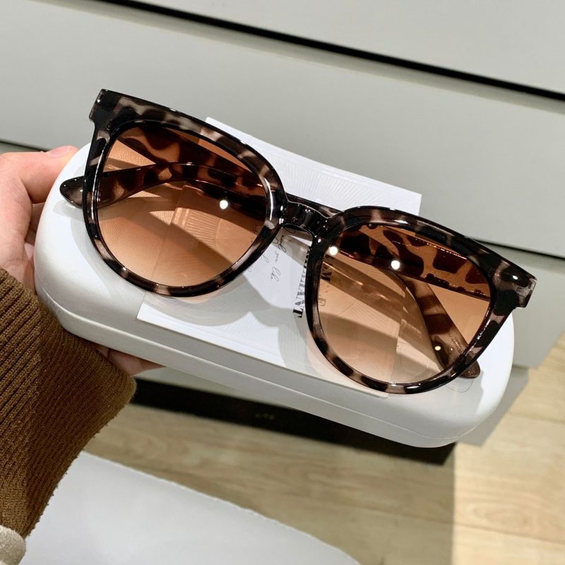 New Fashion Sunglasses Elegant Large Frame Sunglasses Retro Style Glasses Men and Women Alike Sun Glasses UV400 Shades - Image 8
