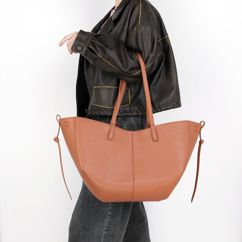Fashion Tote Handbag With Top Handle PU Solid Large Capacity Crescent Bag Travel Shopping Bag Ladies Luxury Handbag Shoulder Bag - Image 2