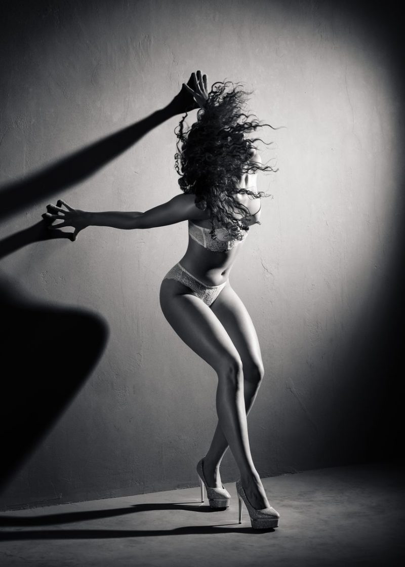 Fashion Black and White Sexy Woman HD Photography Poster Canvas Paintings Wall Art Pictures for Living Room Home Decor Frameless - Image 13
